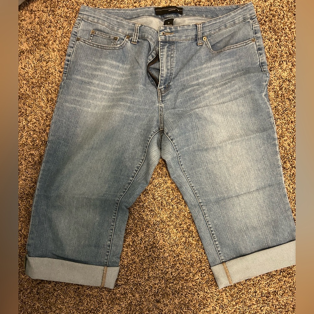Venezia Blue Capri Jeans with Rolled Hems